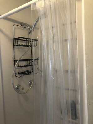 Shower, hair dryer, towels, soap - Charming 4-bedroom house with WiFi, AC in wonderful Sundance (Sundance)
