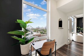 Interior - Downtown Chicago Retreat 2BD/2BA Views+Gym+Rooftop (Chicago)