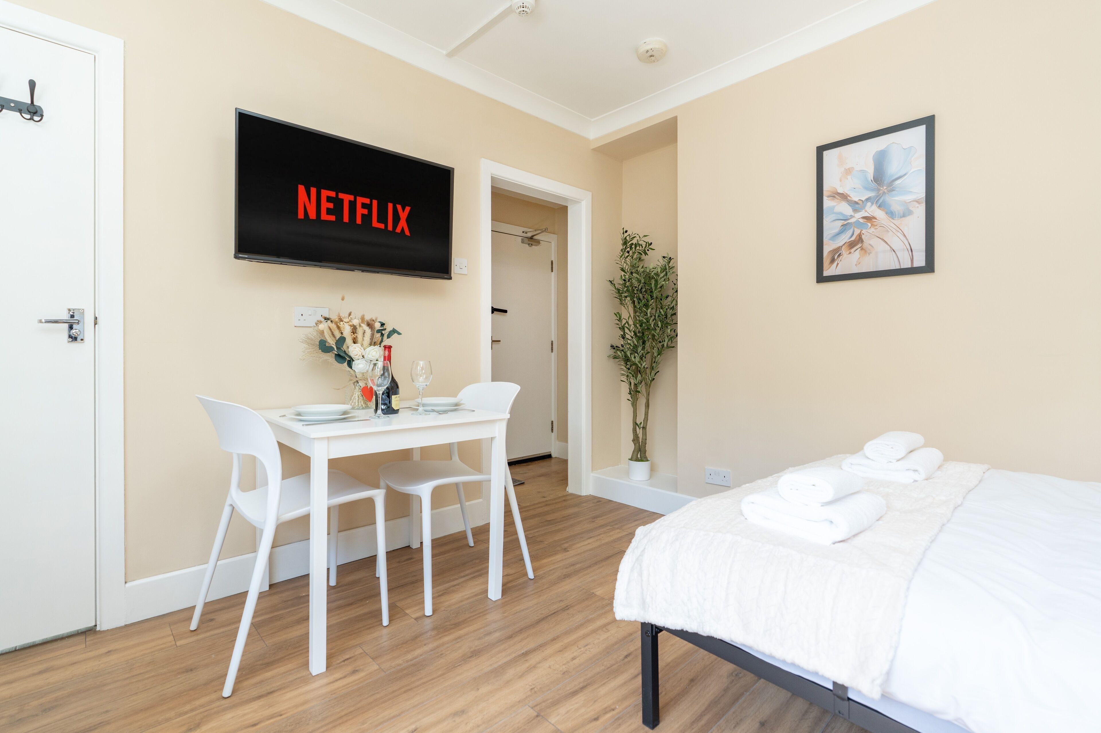 1 室のベッドルーム、アイロン / アイロン台、インターネット、ベッドシーツ