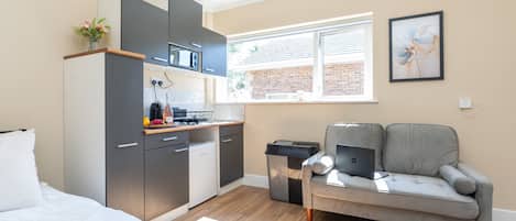 1 bedroom, iron/ironing board, Internet, bed sheets