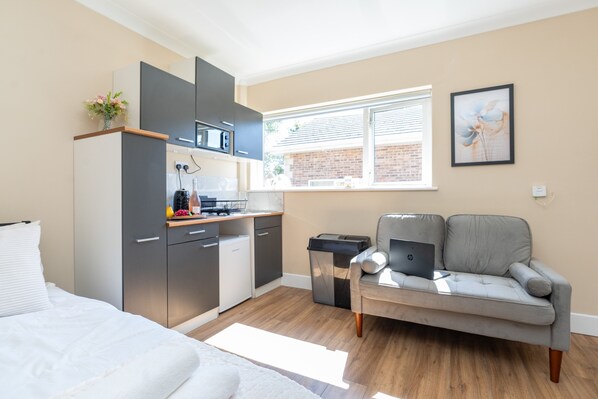 1 bedroom, iron/ironing board, Internet, bed sheets