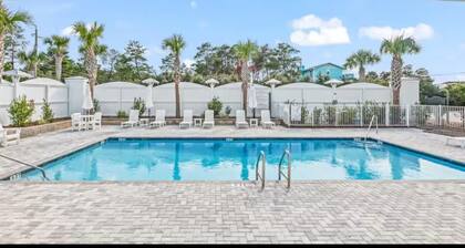 Barefoot And Brushstrokes-30A-Golf Cart-Heated Pool-Bikes-Beach gear