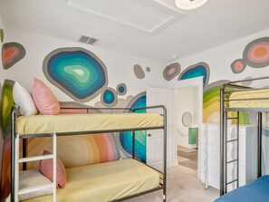 4 bedrooms, desk, iron/ironing board, free WiFi