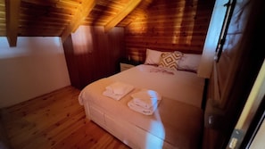 WiFi, bed sheets