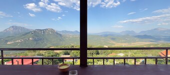 
“Cozy Mountain Attic Near Përmet – Sleeps 8 with Epic Views!”