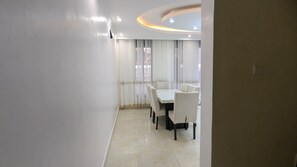 Dineren in de kamer