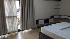 Luxury Apartment, Balcony, City View