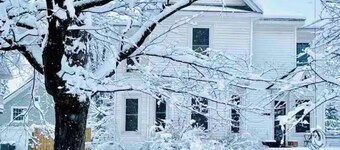 Dreams Park Accessible Historic 3-bedroom house in Artsy Cherry Valley