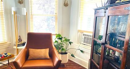 Dreams Park Accessible Historic 3-bedroom house in Artsy Cherry Valley