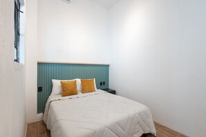 1 bedroom, iron/ironing board, Internet, bed sheets