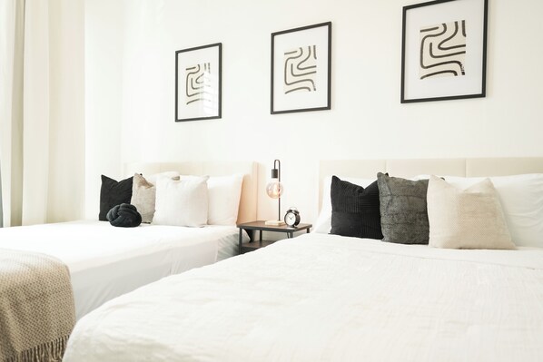2 chambres, fer et planche à repasser, Wi-Fi, draps fournis