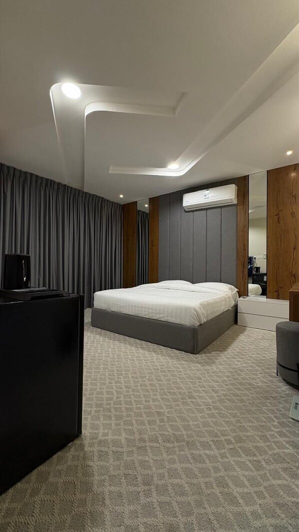 Luxury Studio | In-room safe, iron/ironing board, free WiFi - Coral Hotel Apartments (Buraydah)