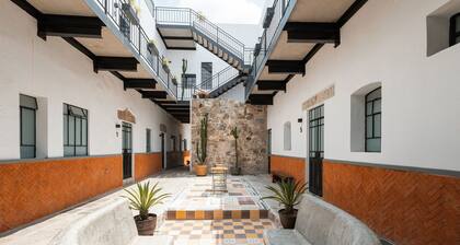 Casona 212 | Design & Connectivity Near Downtown