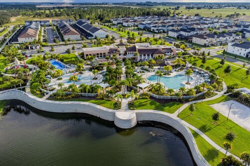 Enchanted Playhouse – Disney-Themed 6BR Villa w/ Pool & Solara Resort Water Park