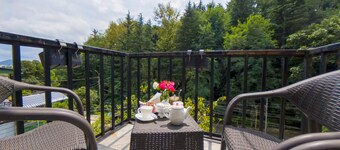 Your Cozy 4-Bedroom Stay at Villa on the Hill in Kutaisi