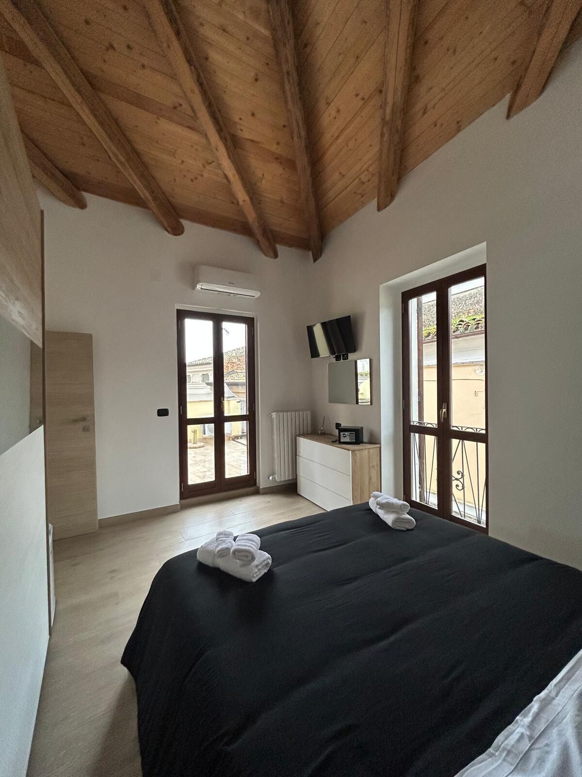 2 bedrooms, in-room safe, travel crib, free WiFi