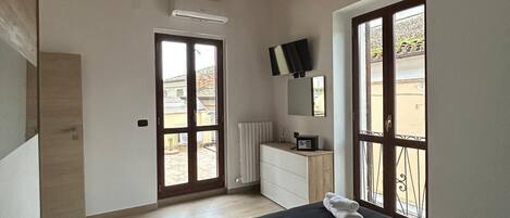 2 slaapkamers, een kluis op de kamer, reisbedje, gratis wifi