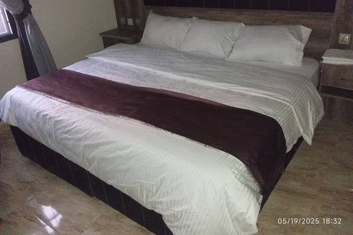 ห้องดีลักซ์สวีท | โต๊ะทำงาน, พื้นที่ทำงานแบบใช้แล็ปท็อป, Wi-Fi ฟรี