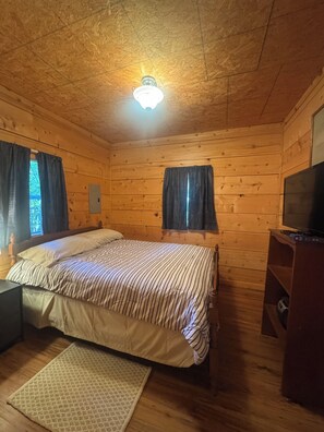 2 bedrooms, free WiFi, bed sheets - The Bama Bend (Franklin)