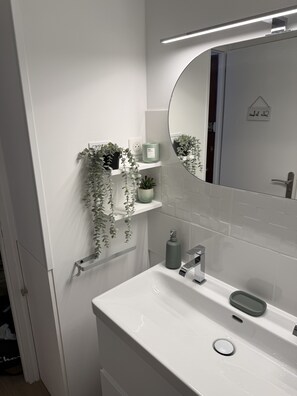 Shower - 🏖️ Studio Cosy Panoramic Sea View - 4 Voyageurs | Saint-Jean-de-Monts (Saint-Jean-de-Monts)
