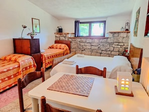 3 chambres, bureau, Wi-Fi, draps fournis