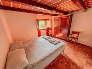 1 Schlafzimmer, Schreibtisch, WLAN, Bettwäsche