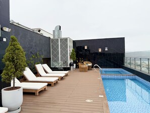 Pool - Beautiful & New 1BD Apt in Barranco  (Lima)