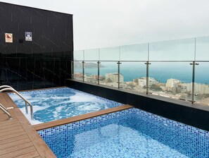 Pool - Beautiful & New 1BD Apt in Barranco  (Lima)