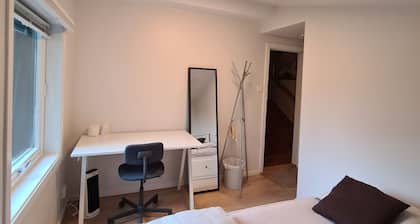 Beautiful Double Bed in DT Serene Villa near Oslo | Lillestrøm K5