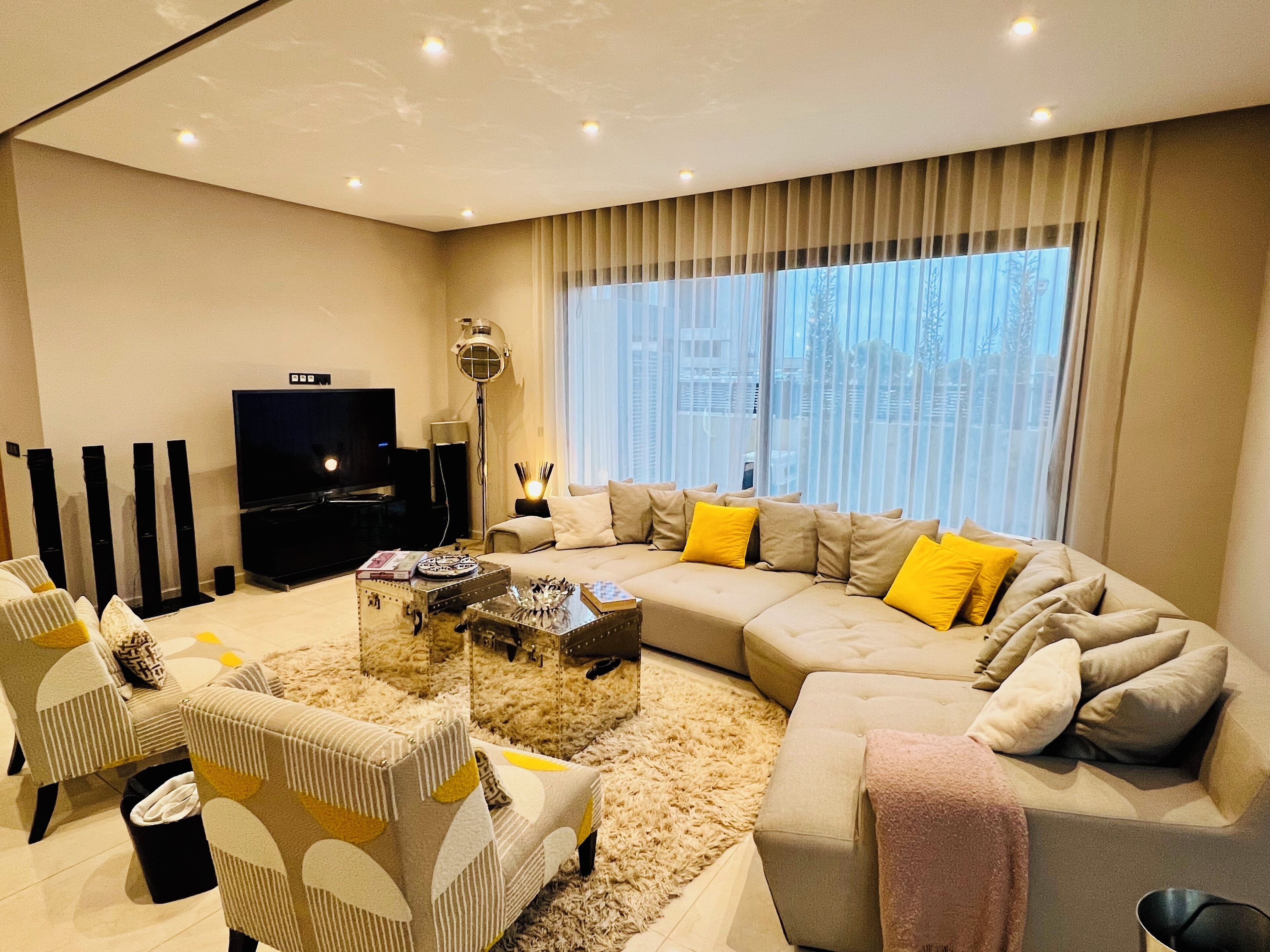 Smart TV, books, music library, stereo