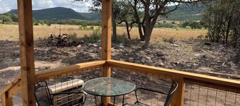 Secluded 3/2 farmhouse with scenic patio, wildlife on private acreage