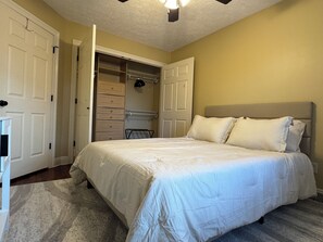 2 bedrooms, iron/ironing board, WiFi