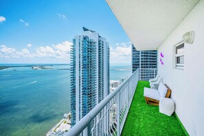 Property grounds - Top Floor Front Facing Penthouse Overlooking The Whole of Miami (Miami)