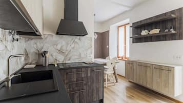 Kühlschrank, Ofen, Herdplatte, Geschirrspüler