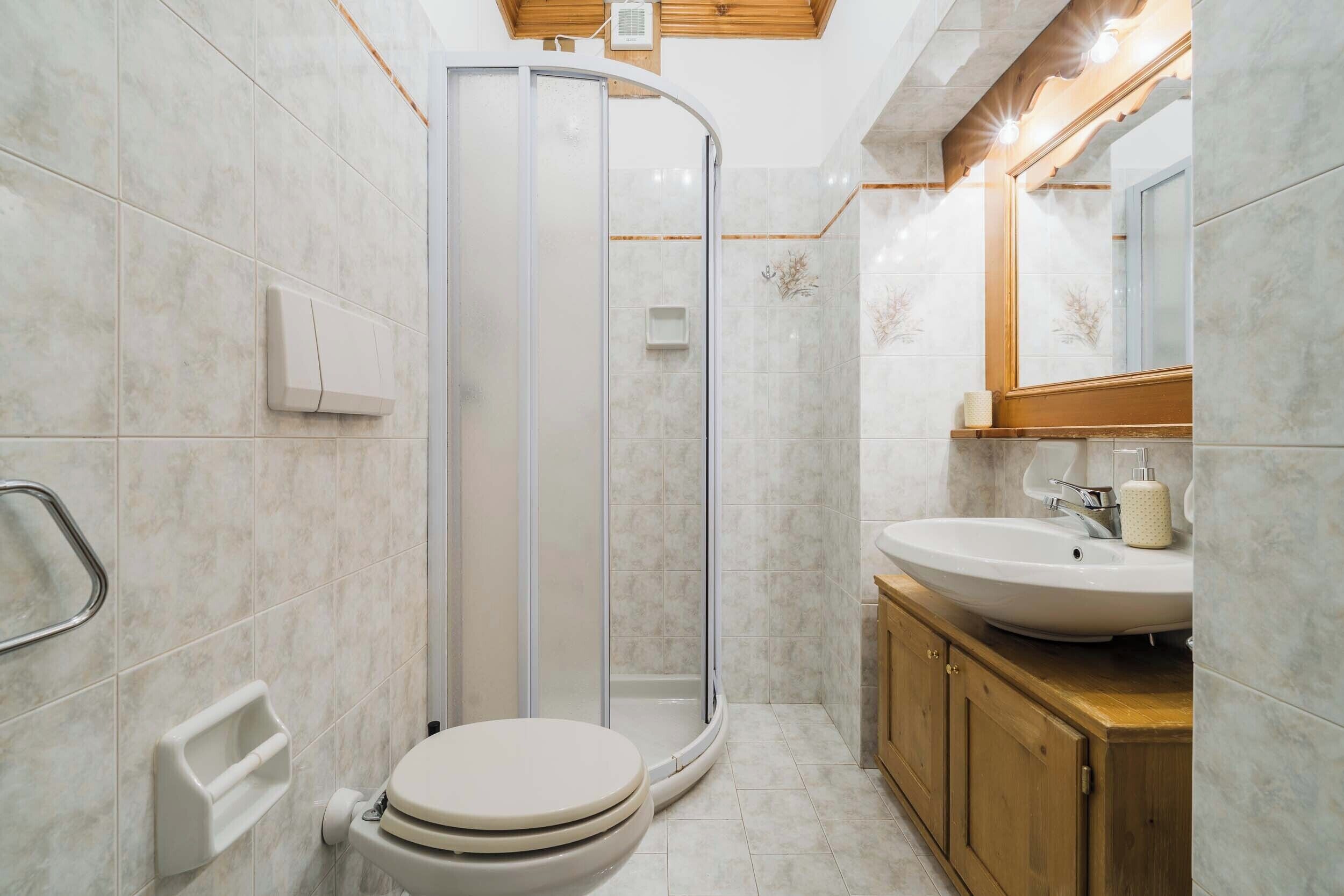 Doccia, asciugacapelli, bidet, asciugamani