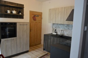 Refrigerador, horno, parrilla de estufa y lavavajillas
