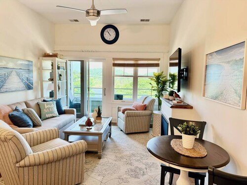 Channelside Getaway, Luxury Condo on Boardwalk