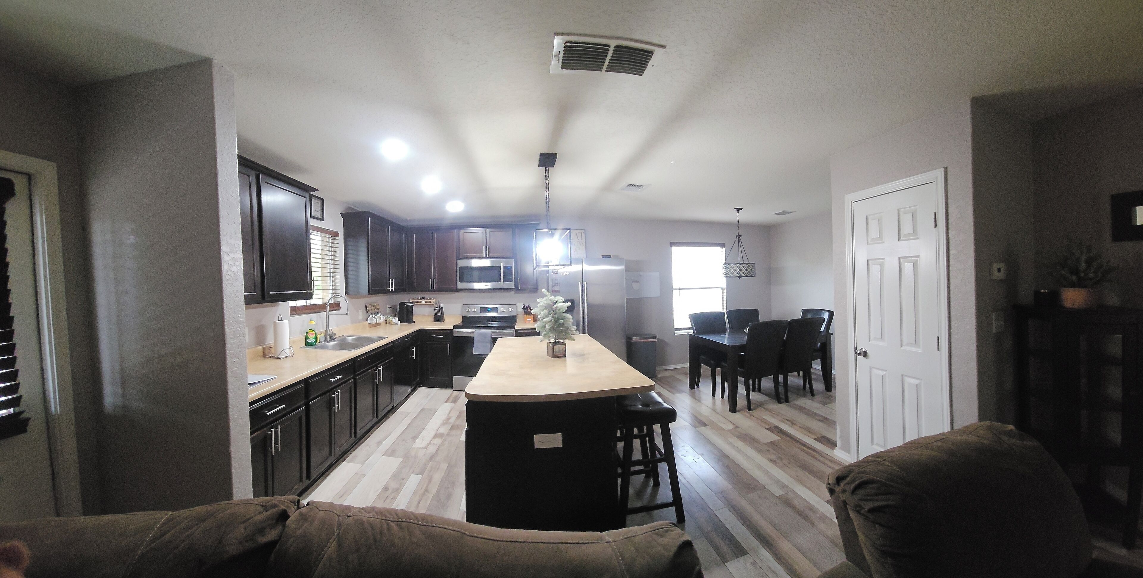 Micro-ondes, four, plaque de cuisson, lave-vaisselle