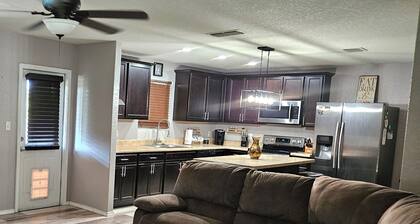 Family Home Near Six Flags, SeaWorld, La Cantera & Alamo Sportplex