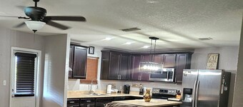 Family Home Near Six Flags, SeaWorld, La Cantera & Alamo Sportplex