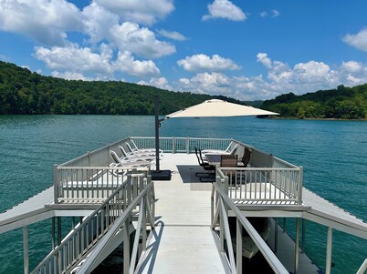 7BR/8BA Lakefront Norris-Private Dock & Views