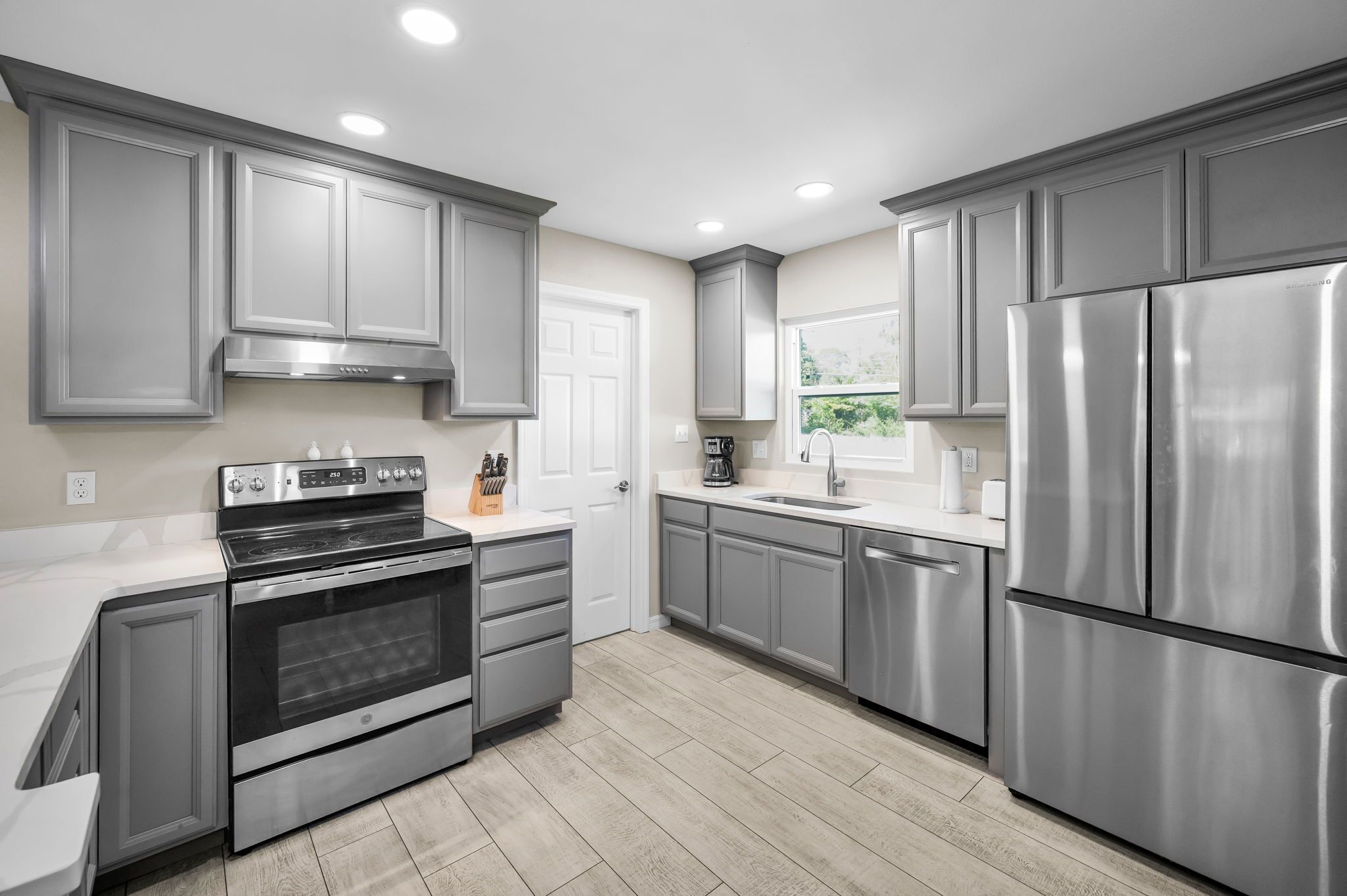 微波炉、烤箱、炉灶、洗碗机