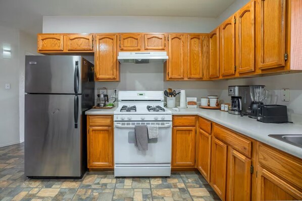 Fridge, microwave, oven, stovetop