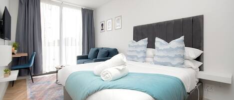 1 habitación, tabla de planchar con plancha, wifi y ropa de cama