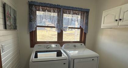 Spacious 6-bedroom house in the hills of the Driftless Area