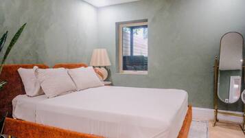 1 soverom, strykejern/-brett, wi-fi og sengetøy