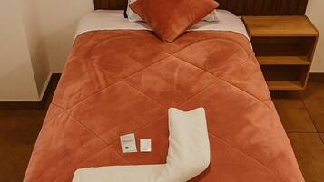 Basic Single Room | Desk, laptop workspace, free WiFi