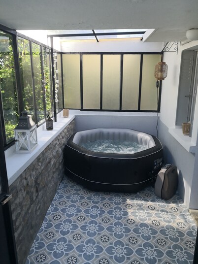 Small atypical country house.