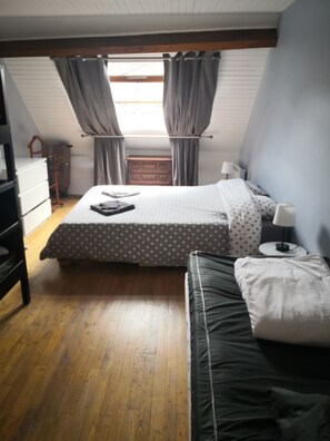 1 slaapkamer, reisbedje