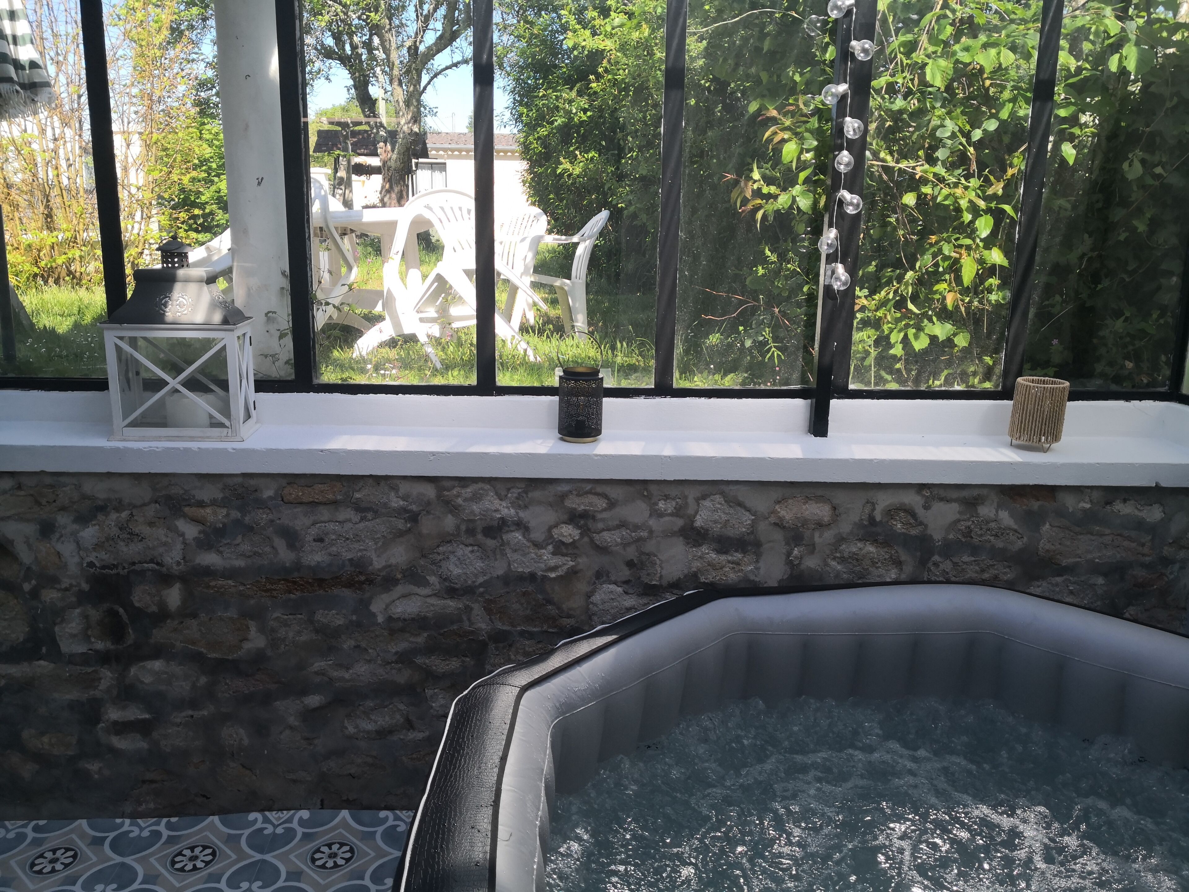 Bain à remous extérieur